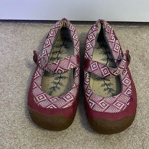 Keen Mary Jane walking shoes